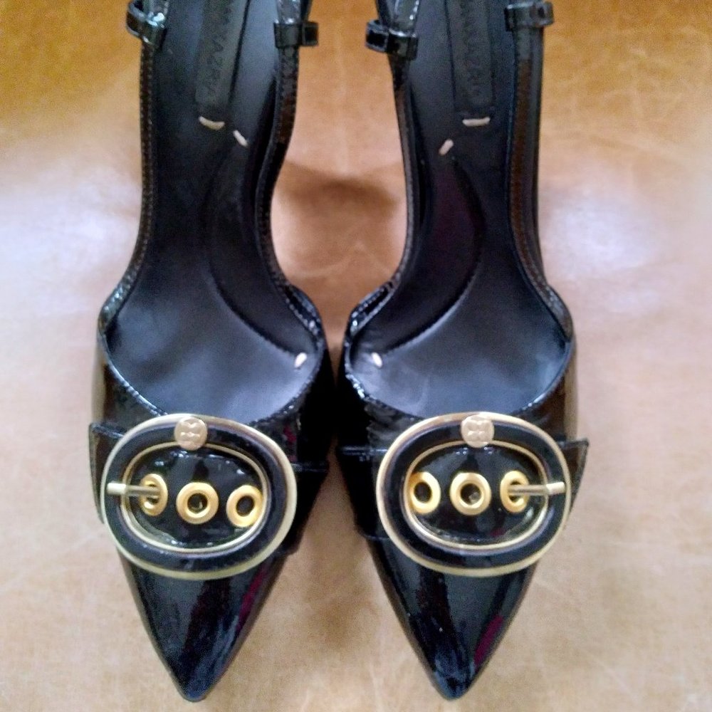 BCBGMAXAZRIA Black Patent Leather Black & Gold Slingback Heels